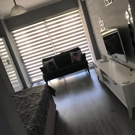 Lovely Studio In Excellent Central Location 1 Min Walk To Beach With Air/con Marmaris