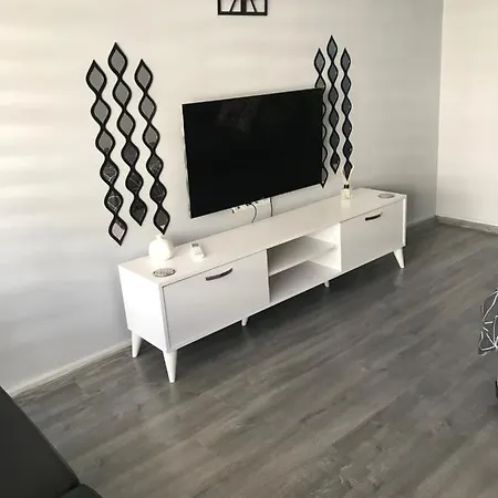 Lovely Studio In Excellent Central Location 1 Min Walk To Beach With Air/con Marmaris