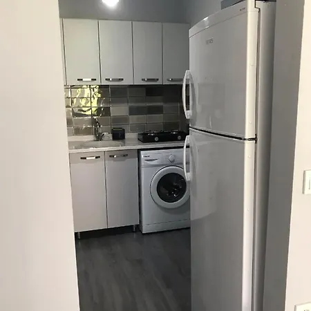 Apartment Lovely Studio In Excellent Central Location 1 Min Walk To Beach With Air/con Marmaris